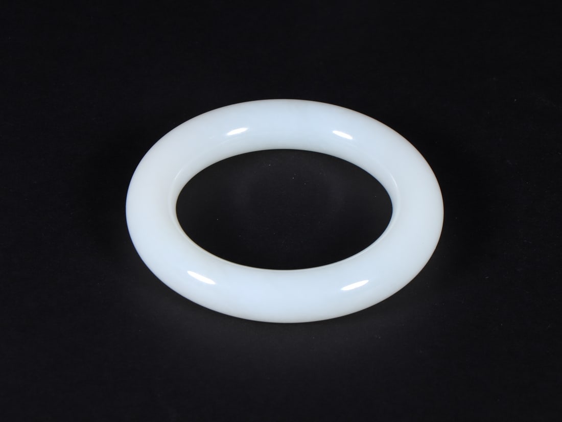 Qing Dynasty Hetian White Jade Round Bangle - 3