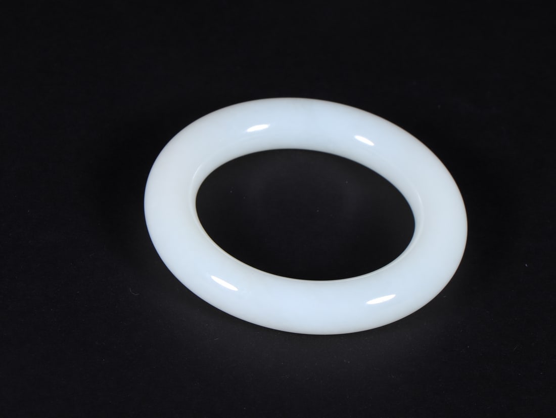 Qing Dynasty Hetian White Jade Round Bangle - 5