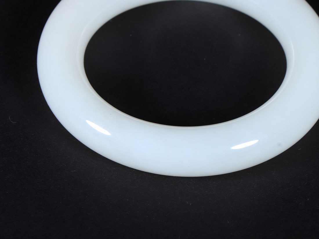 Qing Dynasty Hetian White Jade Round Bangle - 7