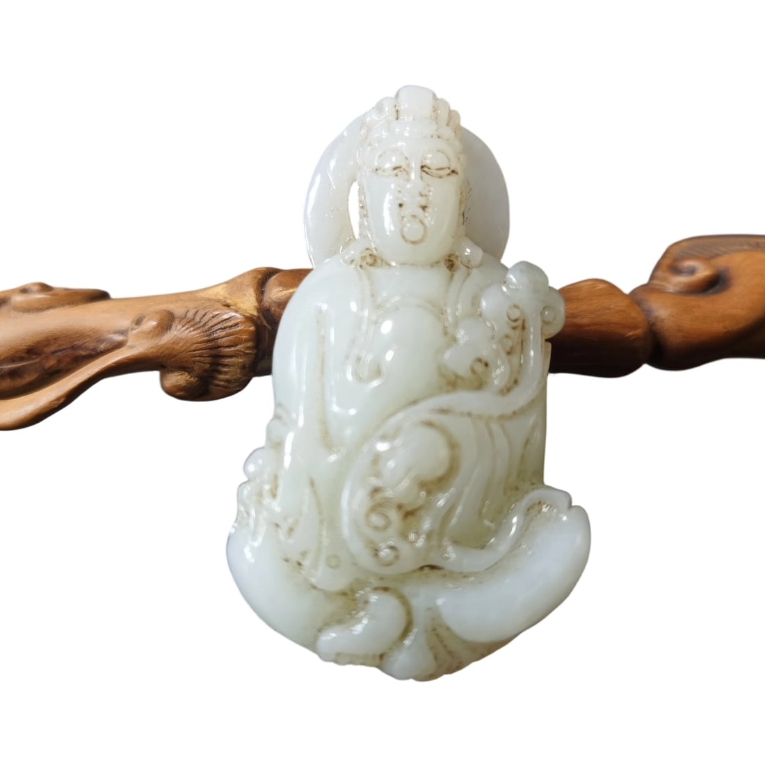 Hetian Jade Guanyin: This Hetian Jade Guanyin features exquisite craftsmanship, with fine and smooth jade quality. It has high density, natural coloration, and excellent oiliness, symbolizing good fortune, making it a