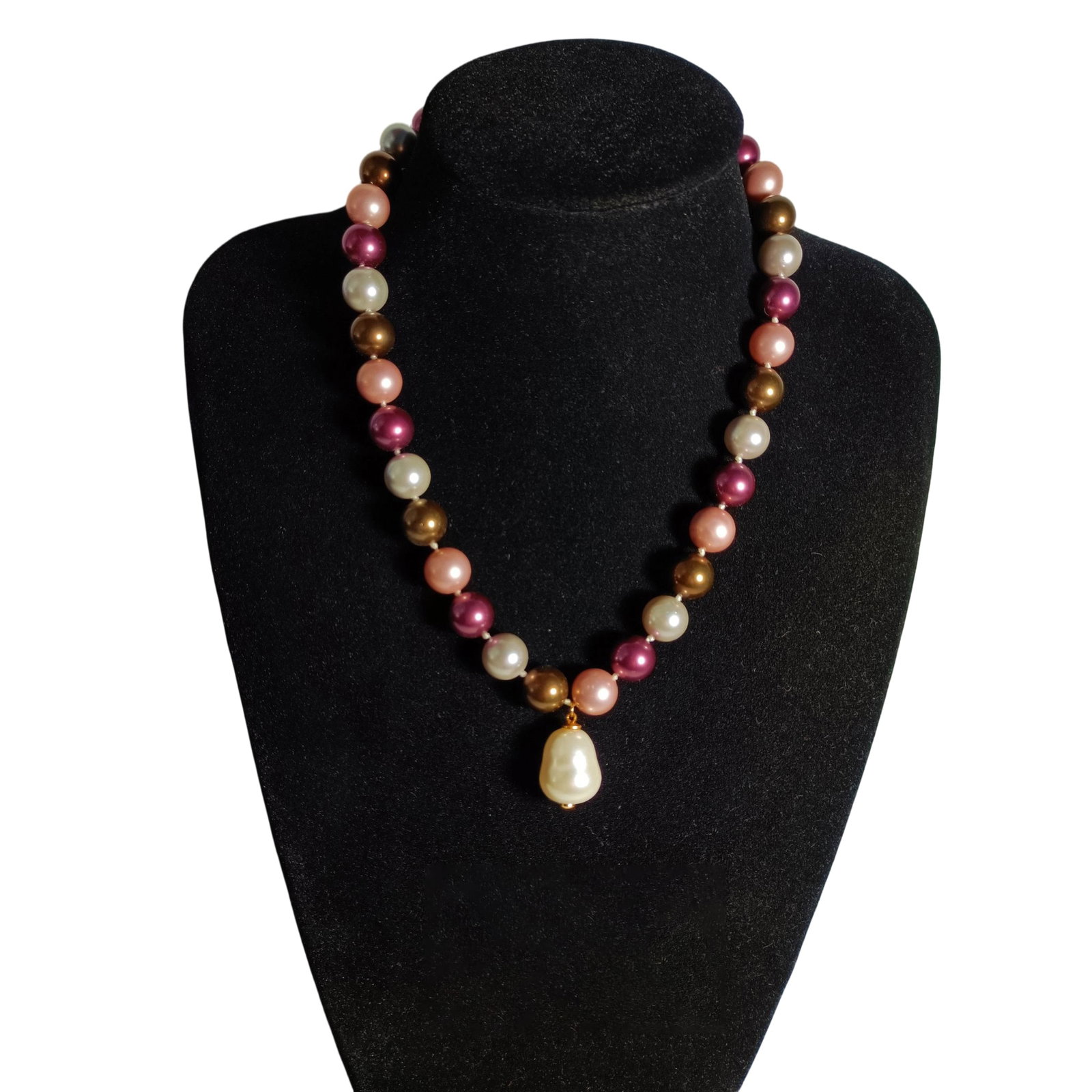 Colorful Pearl Necklace: This colorful pearl necklace captivates with its unique hues and perfect preservation. The luster and colors of the pearls complement each other, exuding an elegant aura.(Bead diameter 1.2 cm, weight 
