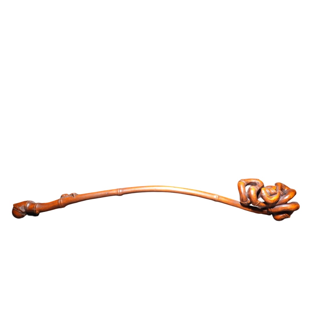 Boxwood 'Rising Step by Step' Ruyi Ornament: This boxwood carving is crafted with exquisite workmanship, showcasing meticulous attention to detail and embodying the auspicious meaning of traditional culture. The 'Rising Step by Step' design