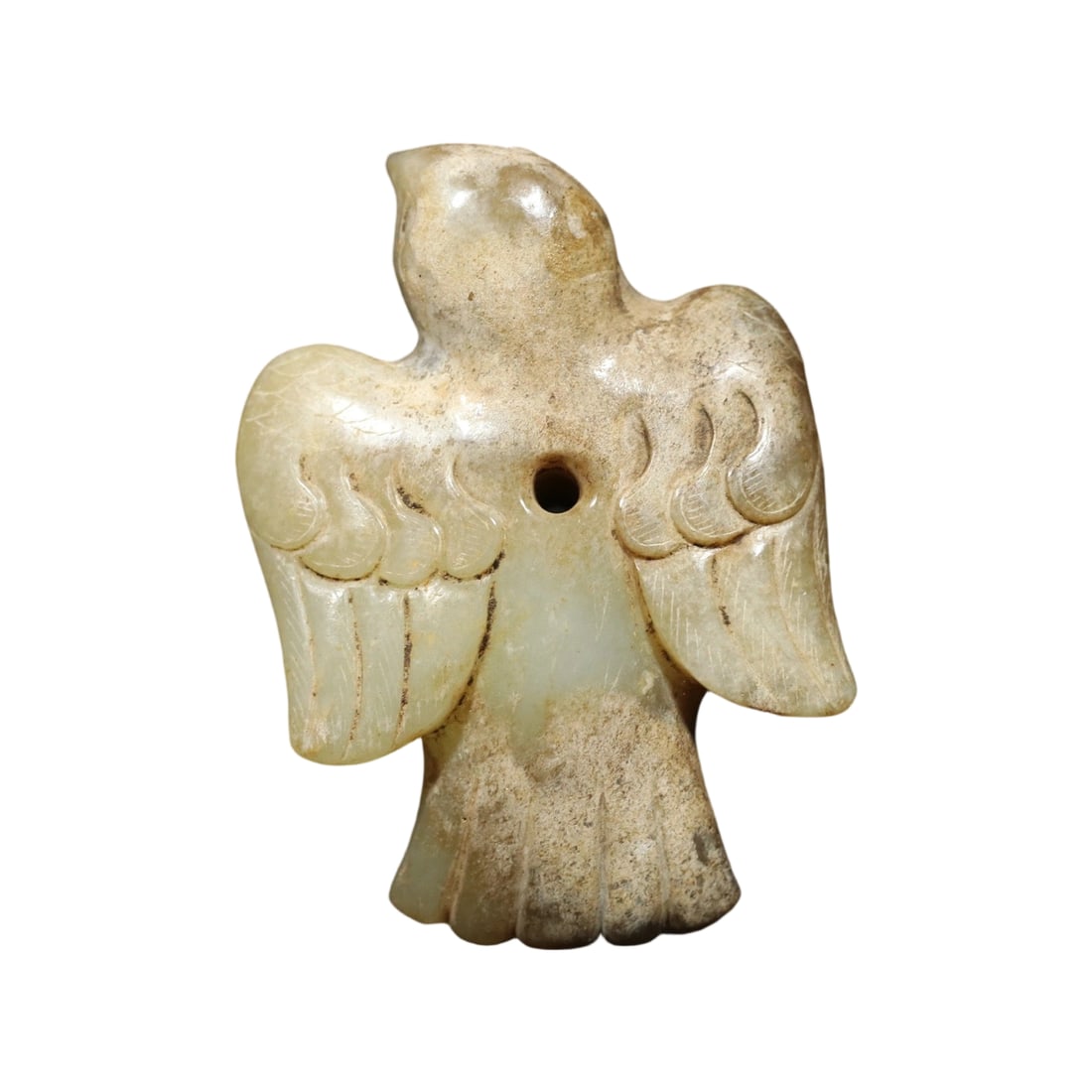 Han Dynasty Hetian Jade Bird Pendant: This Han Dynasty Hetian jade bird pendant features exquisite craftsmanship and fine jade quality, with a patina that reflects the superb ancient artistry. Details as shown, a worthy piece for