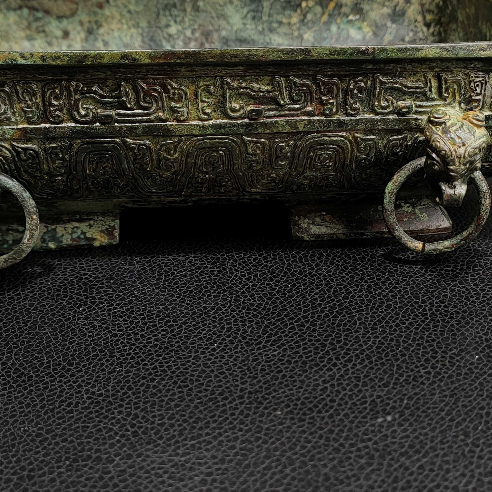 Shang-Zhou Bronze Rectangular Basin - 5