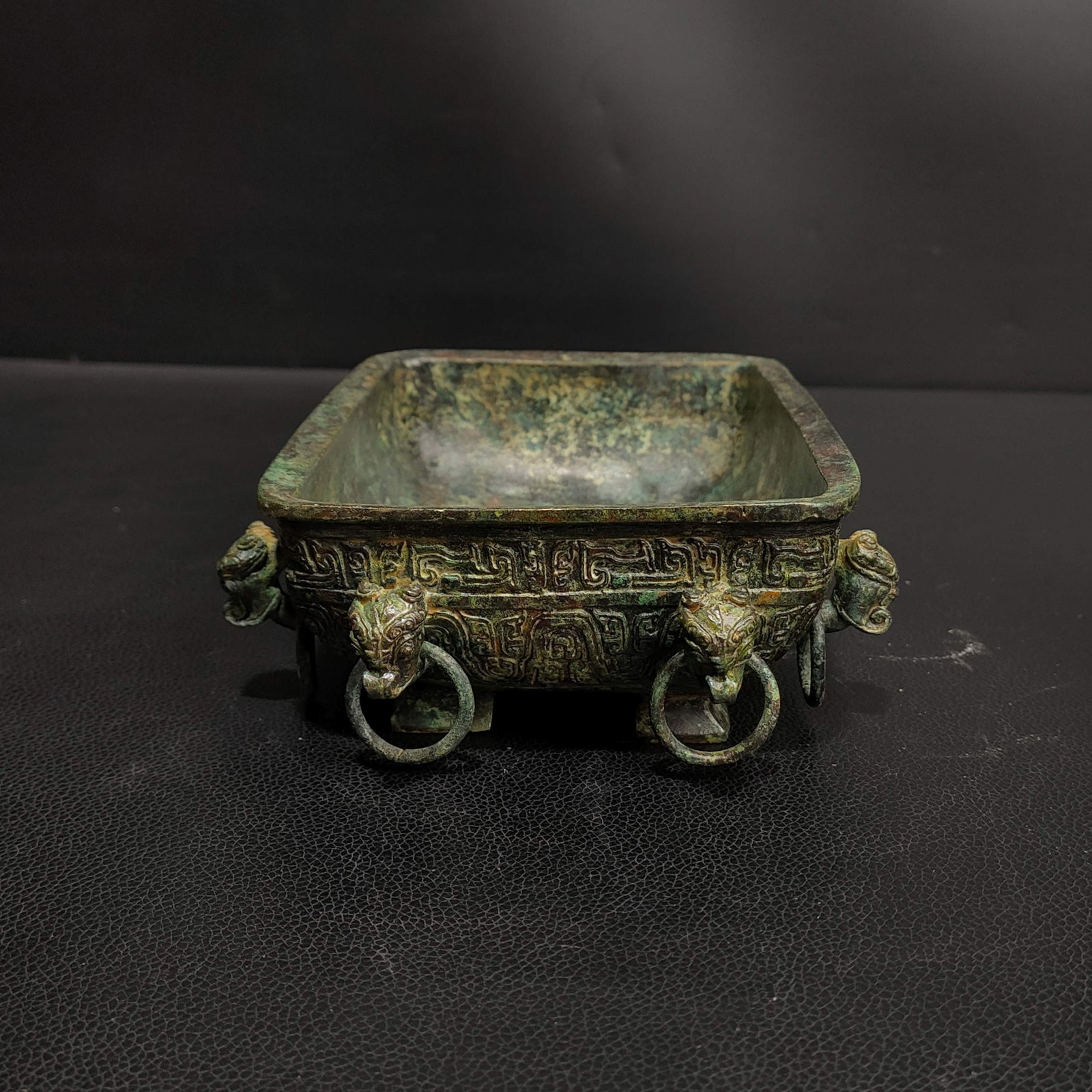 Shang-Zhou Bronze Rectangular Basin - 8