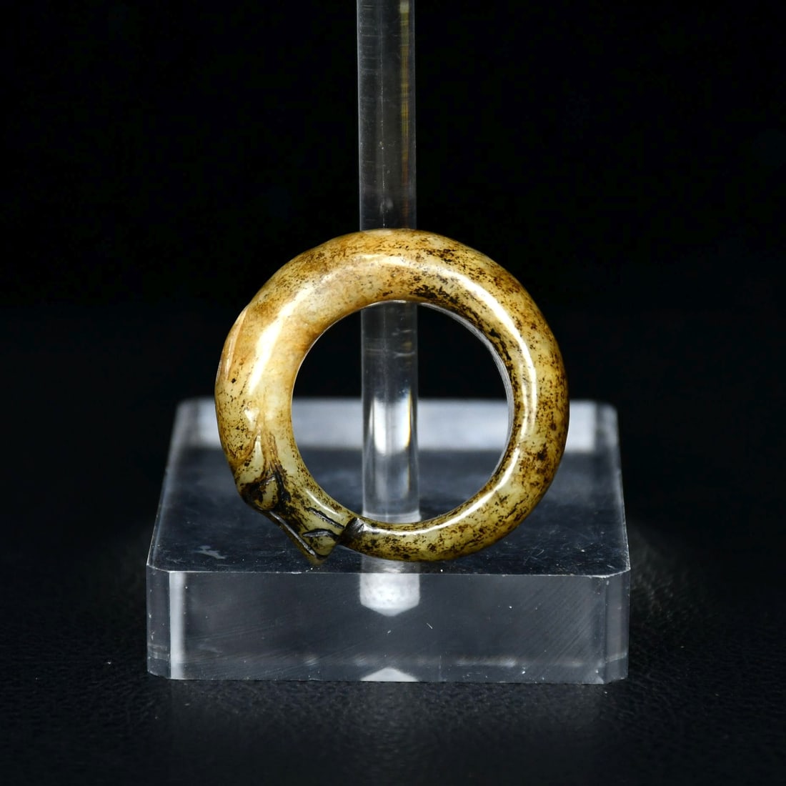 Hetian Jade Dragon Biting Tail Ring - 10