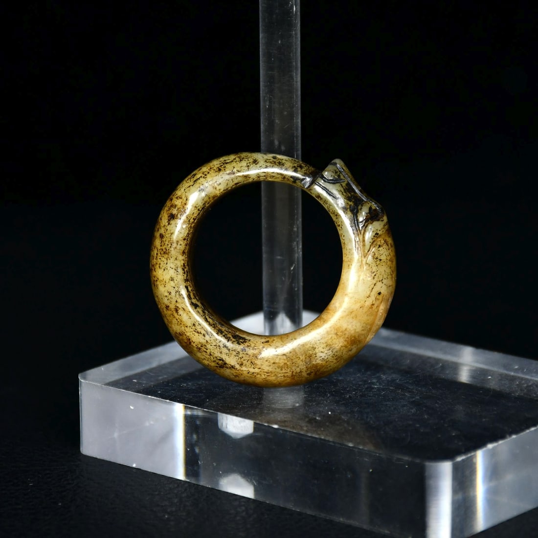 Hetian Jade Dragon Biting Tail Ring - 7