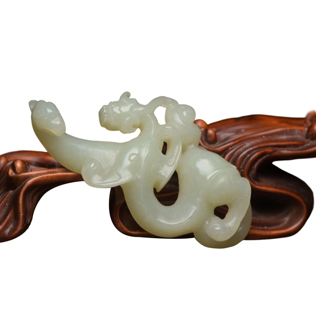 Hetian Jade Hook: The jade is warm and delicate, with natural patina and skilled carving. The patina is excellent, and the carving is vivid with smooth lines, in perfect condition. (7.6x4.0x1.6 cm, 36 g)