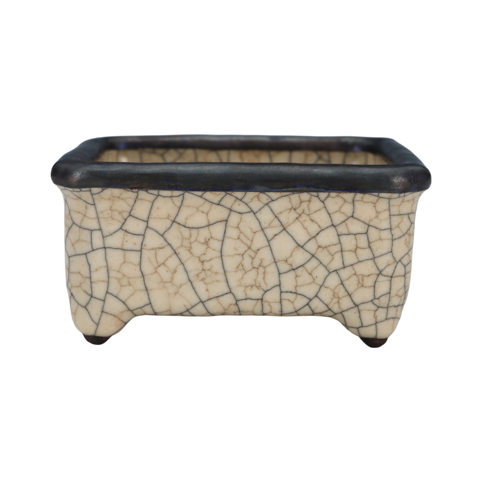 Song Dynasty Ge Kiln Beige Glaze Square Washer: Song Dynasty Ge Kiln beige glaze square washer, with a dignified shape and a glaze as warm as jade, embodying the elegance of ancient aesthetics. The glaze surface naturally crackles, with ice-crack-l