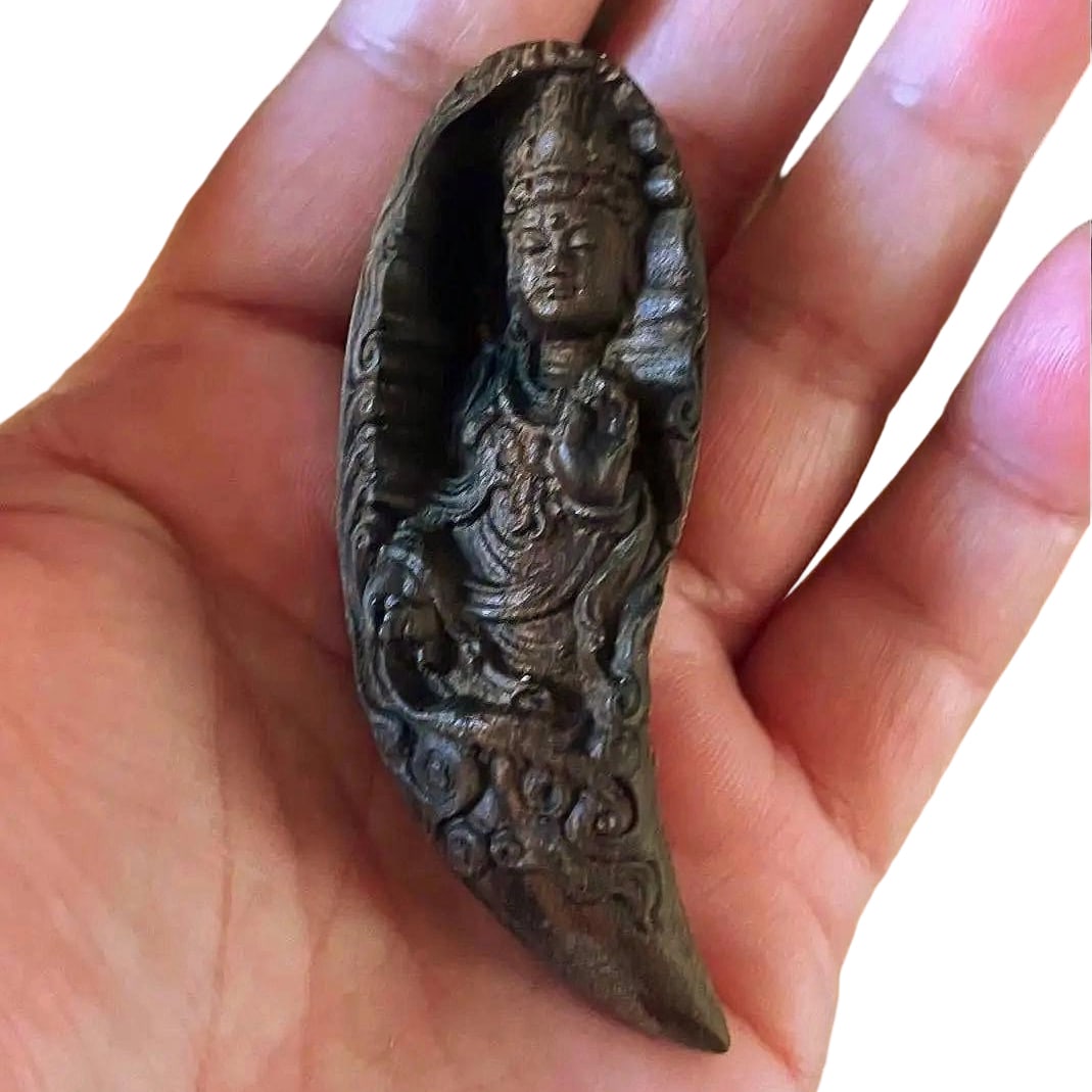 Buddhist Art: Ebony Single-Carving Guanyin Statue, Buddha Statue with Sanskrit Inscription, Portable: Dimensions: Maximum width approximately; Height 7.9 cm, Width 2.9 cm, Depth 2 cm, Weight 20 grams. Condition: Excellent, refer to images. Antiques, antiquities, ornaments, antique furniture, decorativ