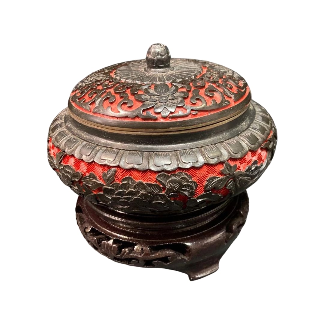 Chinese Art: Fine Quality Cloisonne Enamel Fruit Vessel with Lid and Stand: Chinese Art: Fine Quality Cloisonne Fruit Vessel with Lid and Stand Dimensions: Approximately Width 12 x Depth 12 x Height 11 cm Including Stand Due to differences in photography methods, there may be