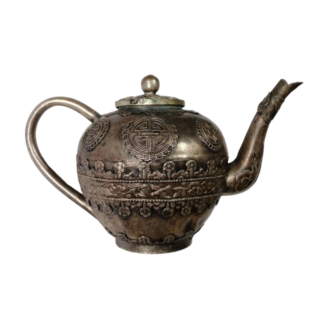 Period Antique Chinese Siamese Silver Craft Teapot: Chinese antique, finely crafted teapot. Purportedly Siamese silver, unmarked. Shows signs of age and some dents as seen in the last photo, but no visible cracks, fractures, or chips. A stylish and cha