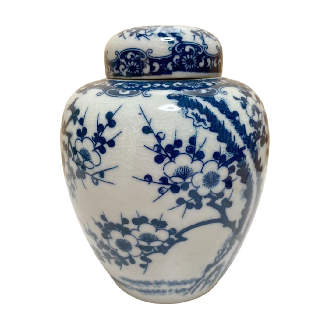 Chinese Style Gosu White Plum Decorated Pot: Since receipt, it has never been used and has been kept at home. It comes with the original box, but there are stains and writing marks. The written parts will be obscured. The box itself is undamaged