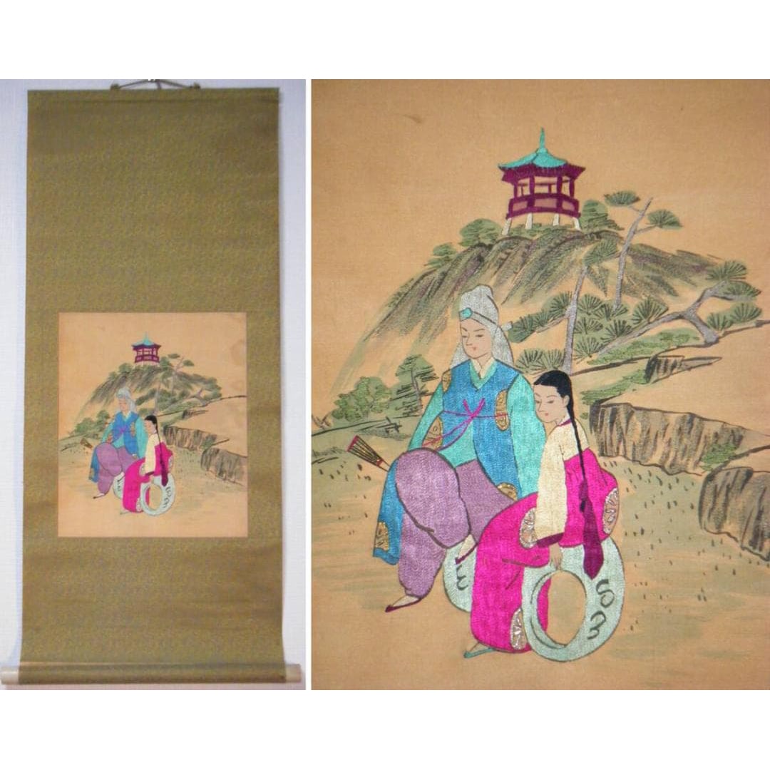 Authentic Hanging Scroll, Embroidery Painting, Figure Painting, Masterpiece: Mounting dimensions (including roller ends) approximately 44 x 90 cm; paper dimensions approximately 29 x 34 cm.