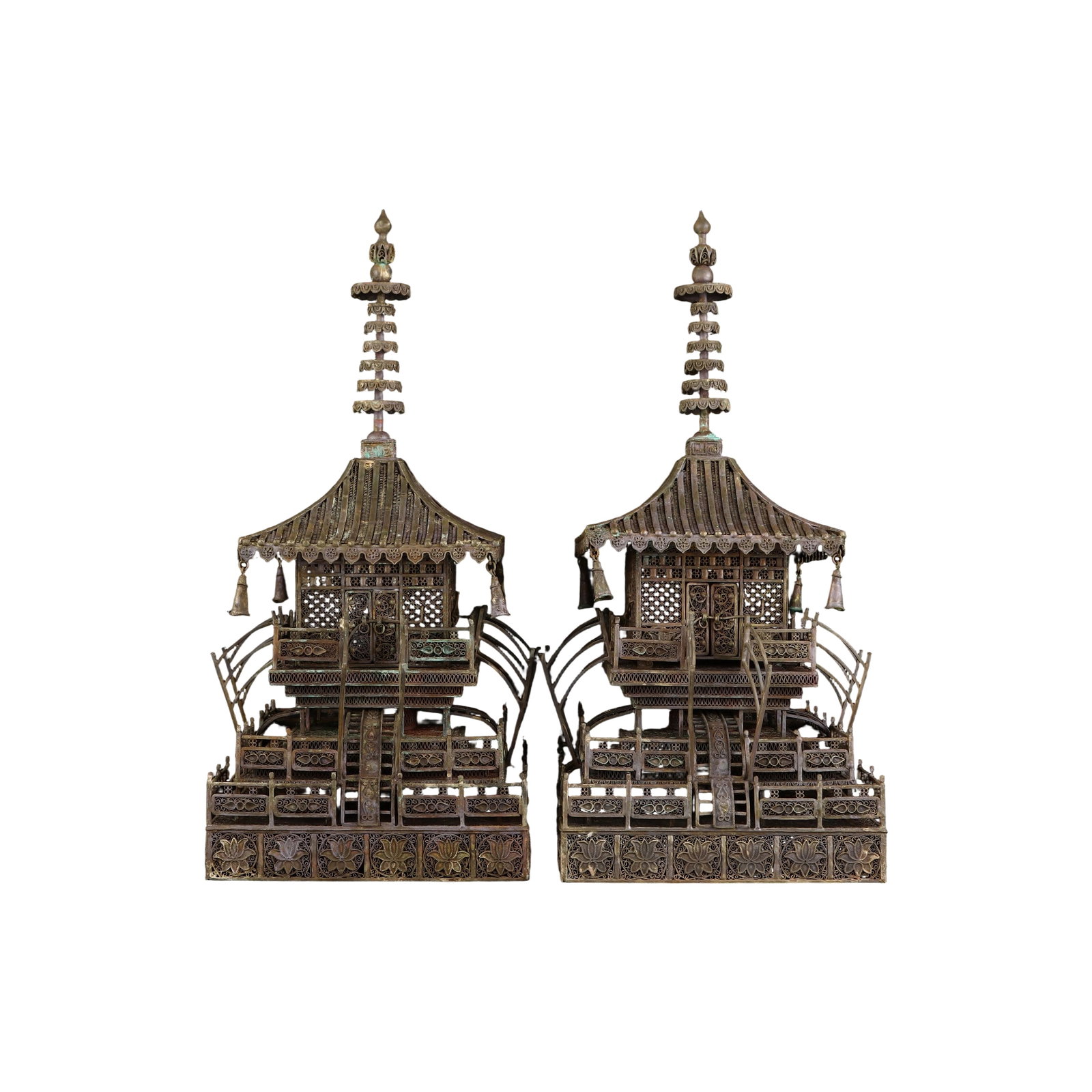 Tang Dynasty Filigree Relic Pagoda: This Tang Dynasty filigree relic pagoda showcases exquisite craftsmanship, with intricate and complex filigree work, reflecting the superb skills of Tang craftsmen. The pagoda's solemn and elegant