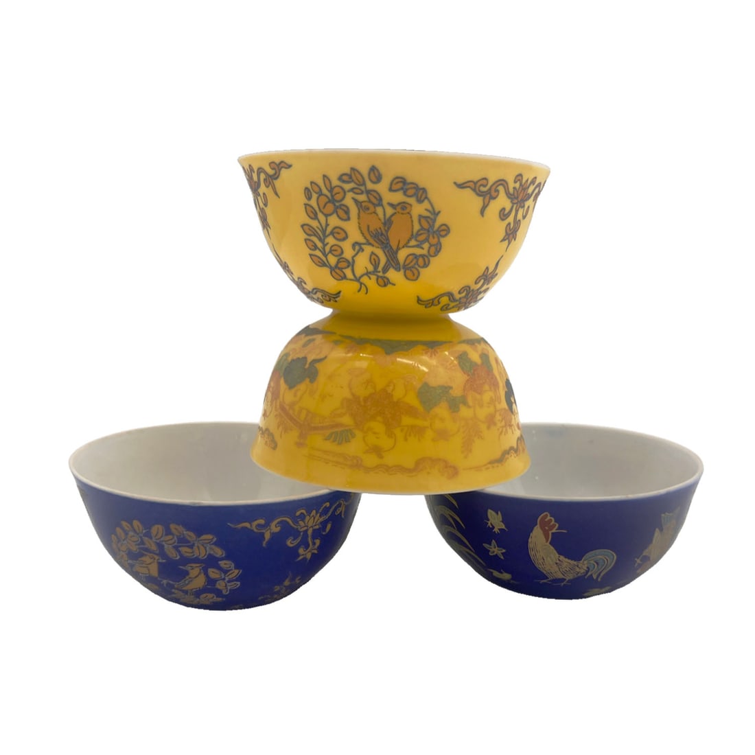 A set of four Ming Dynasty Chenghua 'Chicken Cup' floral and bird cups.: A set of four Ming Dynasty Chenghua "Chicken Cup" and "Flower and Bird Cup" Individual dimensions: Diameter 8cm, Height 4.5cm, Weight 40g These four cups are classic works from the official kilns of t