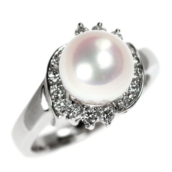 Second-hand - POLA Pt900 Akoya Pearl Diamond Ring, Diameter approximately 8.2mm, D0.22ct: A platinum ring by POLA featuring an Akoya pearl of approximately 8.2mm in diameter, set with diamonds. The pearl exhibits very slight natural surface texture, which is nearly imperceptible when worn.