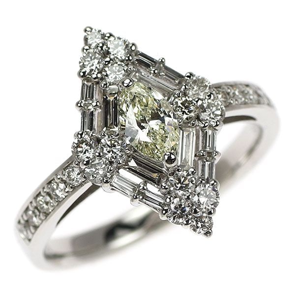 Pre-owned Pt900 Marquise-Cut Diamond Ring 0.30 Carats D0.70 Carats: This is a platinum ring featuring a 0.30-carat marquise-cut diamond as the main stone, notable for its presence. Surrounding it are round brilliant-cut and trapezoid-cut diamonds that shimmer and chan