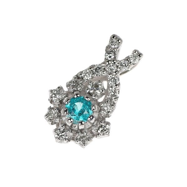 Pre-owned Pt900 Paraiba Tourmaline and Diamond Pendant, 0.07 carats, D0.11 carats: This is an elegant platinum pendant inlaid with Paraiba tourmaline and diamonds. The main stone, Paraiba tourmaline, is known for its characteristics, commonly featuring inclusions and surface scratch