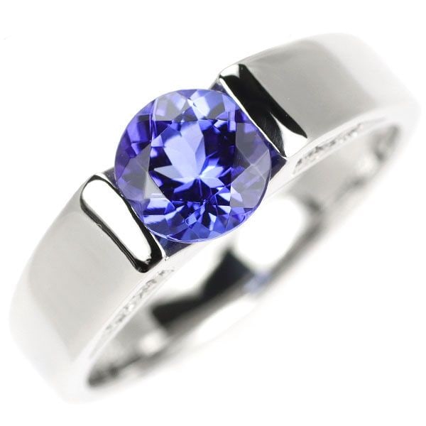 Pre-owned Pt950 Tanzanite and Diamond Ring, 1.07 carats, D0.07 carats: Tanzanite is often compared to the color of the night sky in its homeland of Tanzania. This ring similarly presents a transparent purplish-blue hue, with a deep blue that shows no obvious inclusions. 