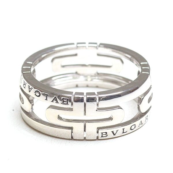 Pre-owned BVLGARI Parentesi Ring K18WG #56 Size 15 750WG White Gold Refurbished: Category: Branded Jewelry Brand: Bulgari Product Name: Parentesi Ring Model: Reference Price: Grade: A Size: Marked Size: 56 Actual Size: Size 15 Width approximately 7.5mm Thickness approximately 2.0m