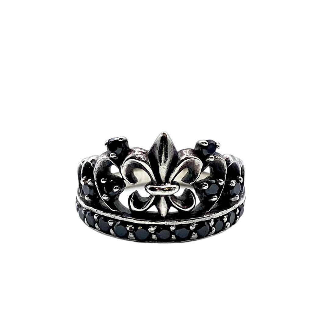 Pre-owned - Crown and Lily Pattern Silver 925 Stamped Ring, Size 11, Classic Design: With the concept of "Timeless Radiance," a carefully curated selection of vintage jewelry primarily from the 1970s to 1990s. Item Name Exquisite Masterpiece Silver 925 Engraved Design Ring Design