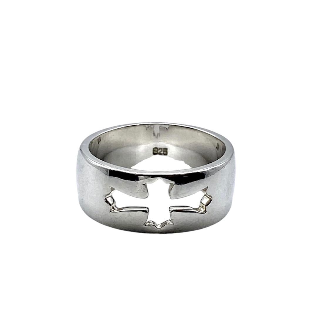 Second-hand - Extremely Fine Condition Cross Silver 925 Stamped Ring Size 19 Unused and Preserved: Conceptualized as "Timeless Radiance," a carefully curated selection of vintage jewelry from the 1970s to the 1990s. #KINKIN's curated project list can be viewed here Product Name Rugged Atmosphere
