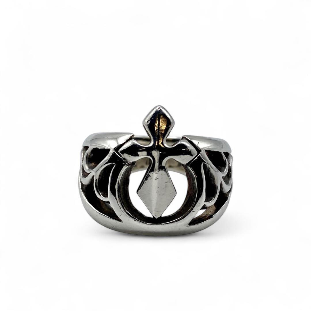 Pre-owned - Cross Silver 925 Engraved Ring Size 20: Conceptualized as "Timeless Radiance," a carefully curated selection of vintage jewelry from the 1970s to the 1990s. Item Name Extremely Rare Vintage Silver 925 Ring Vintage Silver Design Ring Cross