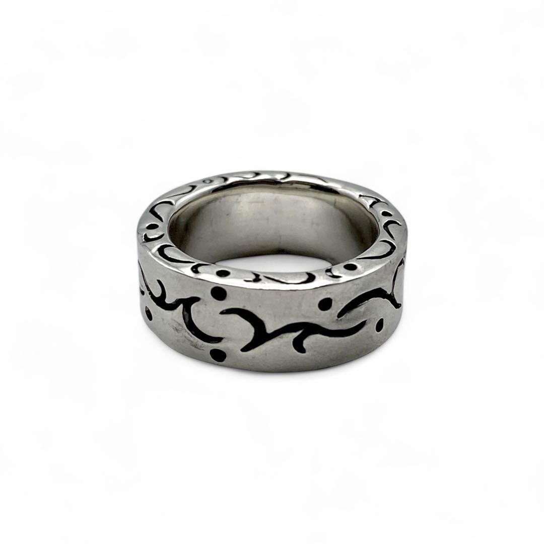 Second-hand - Silver 925 Vintage Ring with Engraving, Size 7: Conceptualized as "The Brilliance Beyond Time," a carefully curated selection of vintage jewelry primarily from the 1970s to 1990s. Item Name Unique Vintage Silver 925 Design Ring Vintage Silver