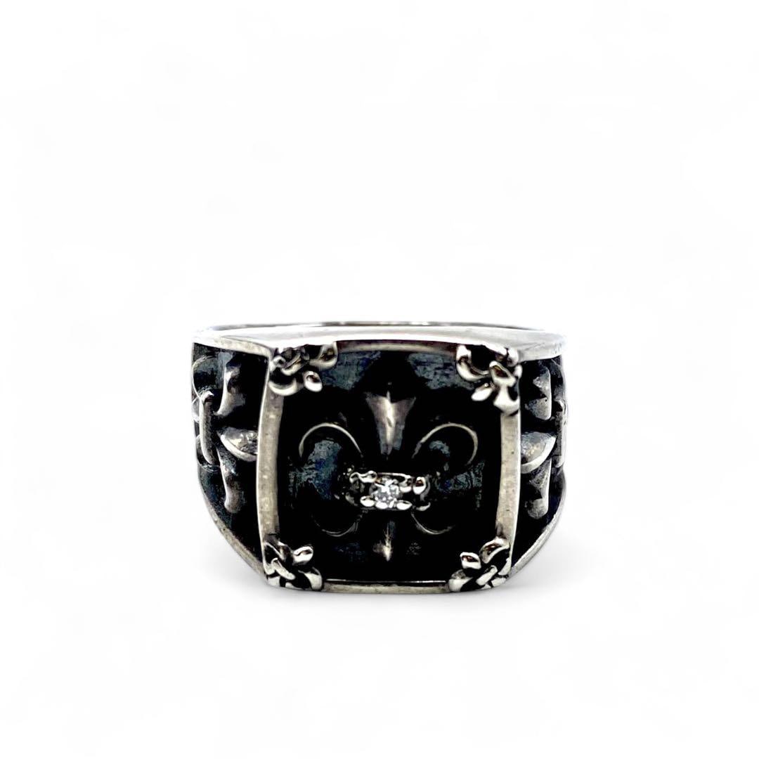 Pre-owned - Fleur-de-lis Pattern Silver 925 Stamped Ring, Size 16: With the concept of "Timeless Brilliance," we have meticulously selected vintage jewelry from the 1970s to the 1990s. Product Name Exceptional Heft BLESS Vintage Silver 925 Ring Vintage Silver Design