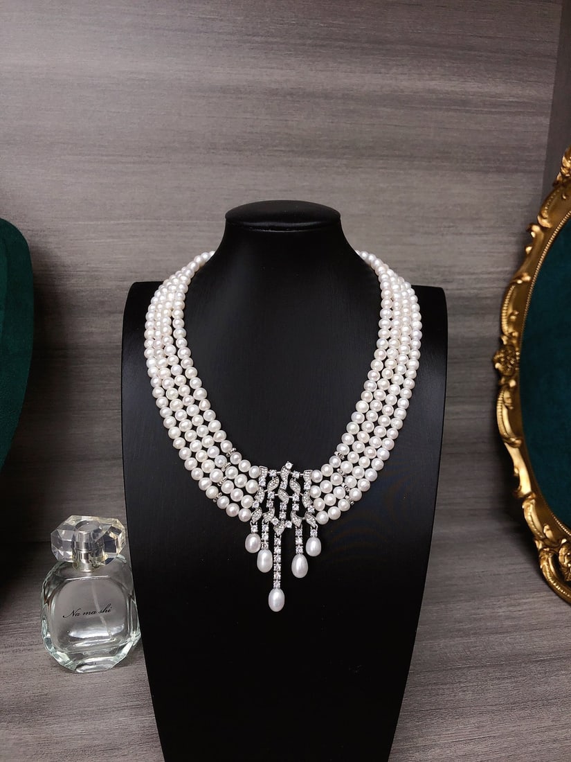 Natural White Pearl Necklace (1 of 9)