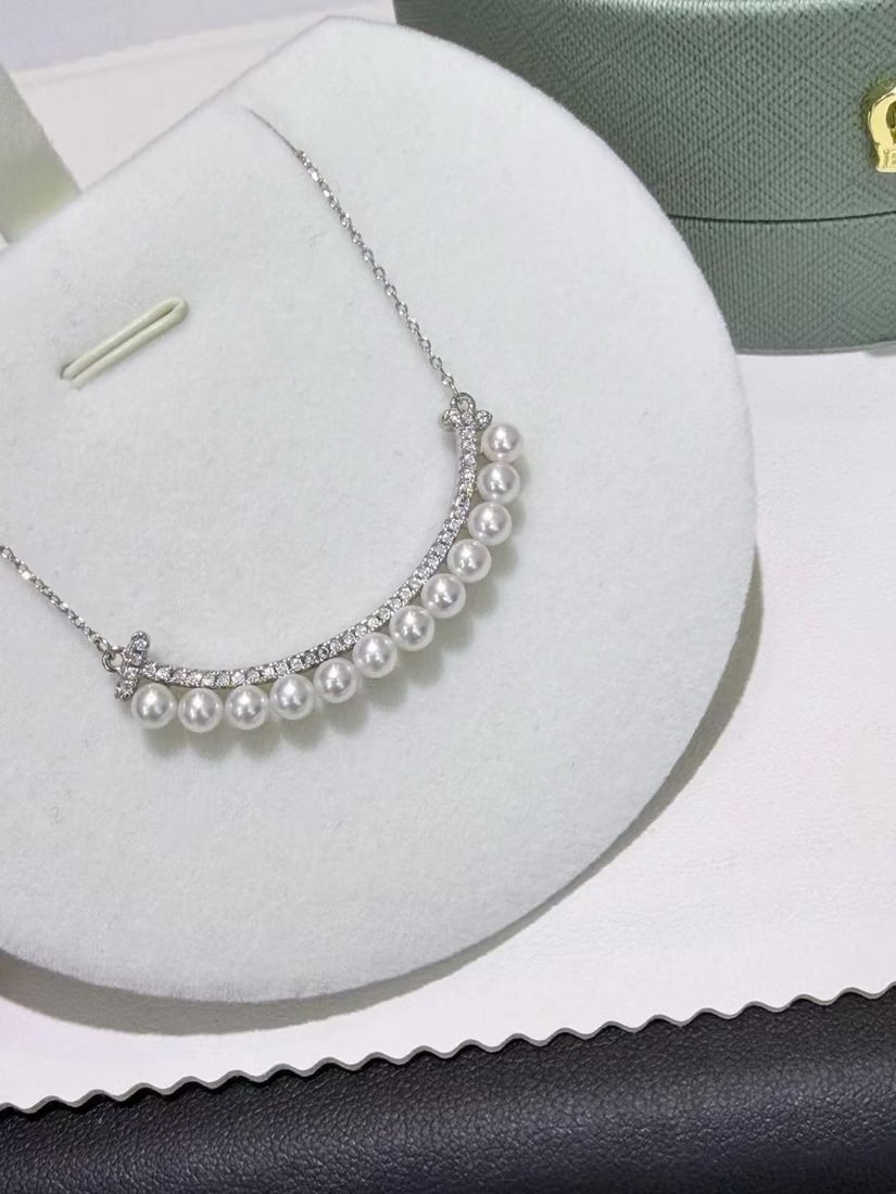 Freshwater Pearl Smile Chain (1 of 5)