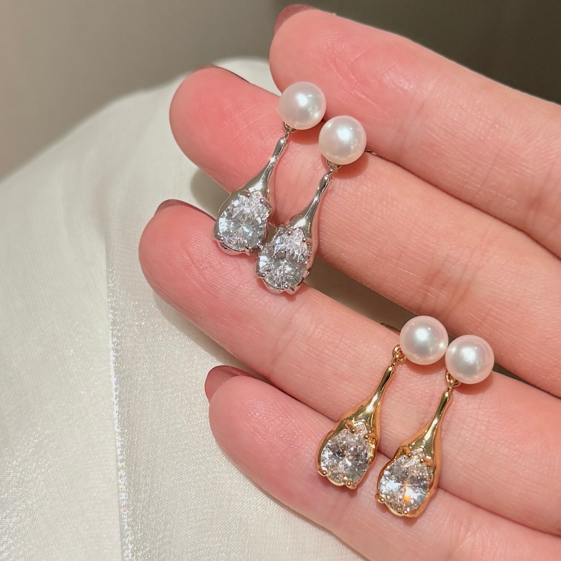 Natural High-Quality Freshwater Pearl Earrings (1 of 4)
