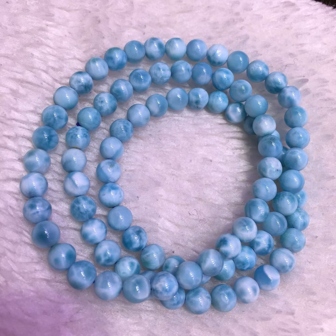 Natural Ocean Jasper Bead Bracelet: This ocean jasper bead bracelet features a unique full-pattern design, showcasing the natural colors and textures that bring a sense of tranquility. Each bead has a diameter of 6.4 mm, with a total