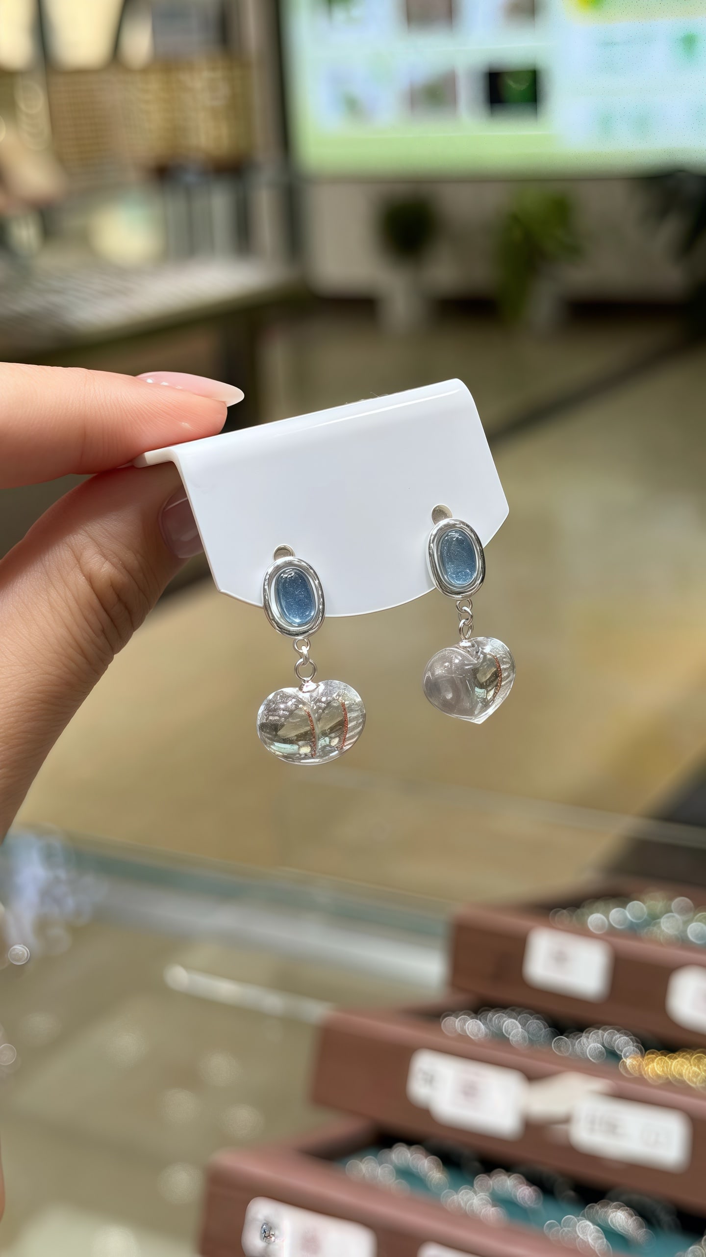 925 Silver Natural White Crystal Aquamarine Earrings: These earrings feature natural white crystal and aquamarine set in 925 silver, showcasing a minimalist yet elegant design that exudes sophistication and unique charm. Perfect for both everyday wear an