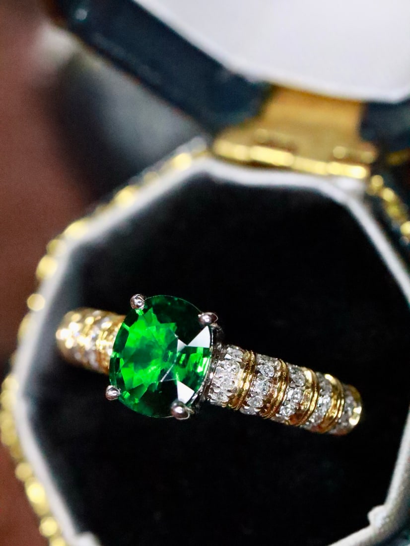 18K High-Quality Tsavorite Ring - 3