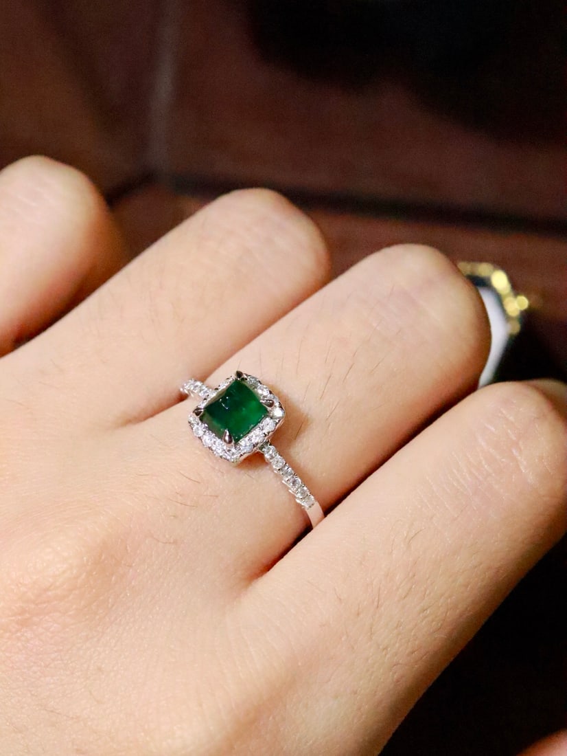 18K Gold Emerald Ring - 6