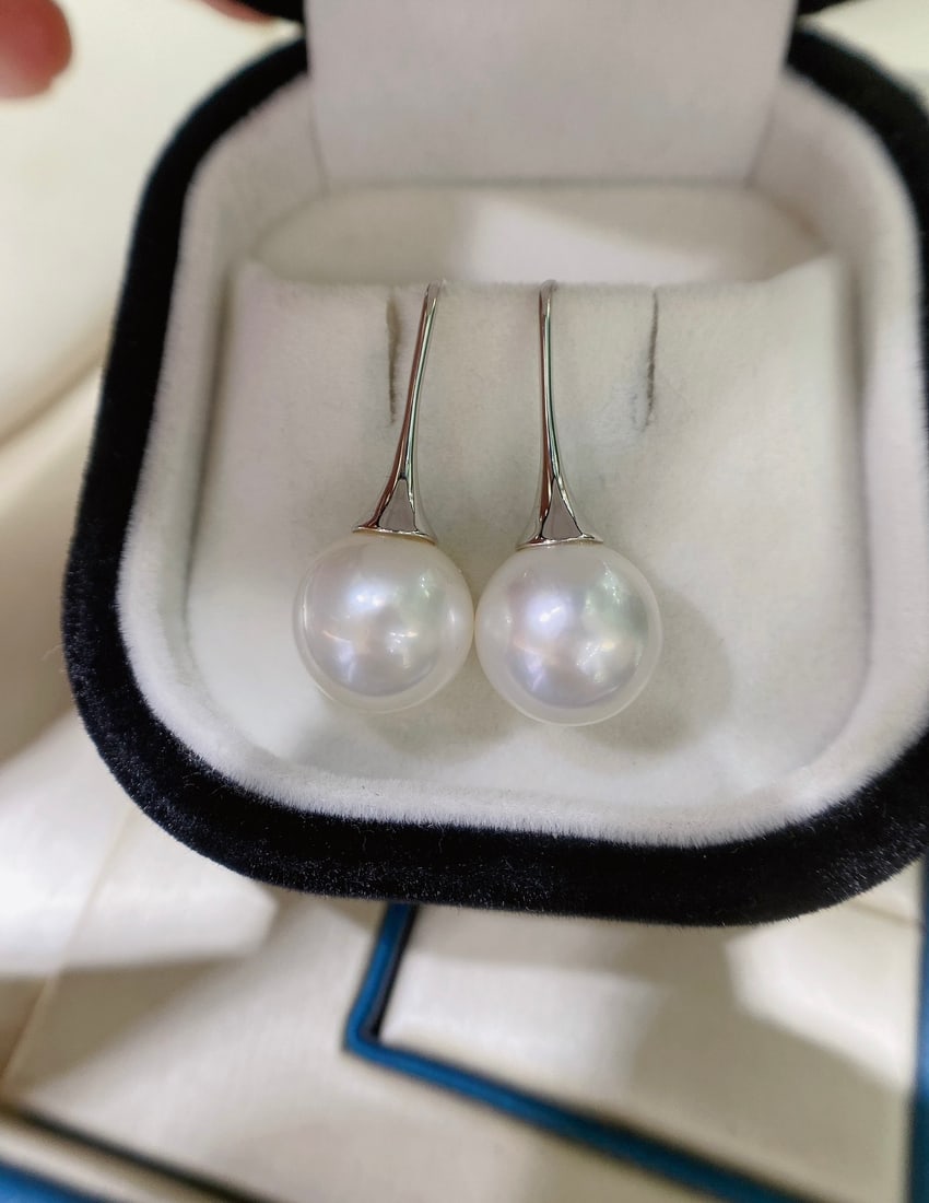 18K Gold High Luster Pearl Earrings (1 of 7)