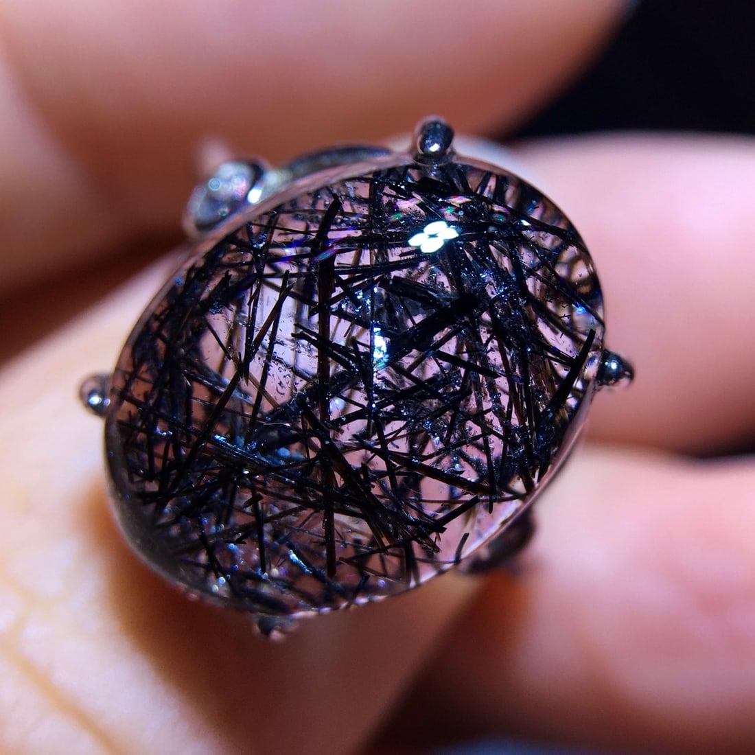 Natural Black Rutilated Quartz Ring: This natural black rutilated quartz ring captivates with its transparent crystal and naturally formed beauty. Set in 925 sterling silver, it is elegantly designed for both men and women. The loose sto
