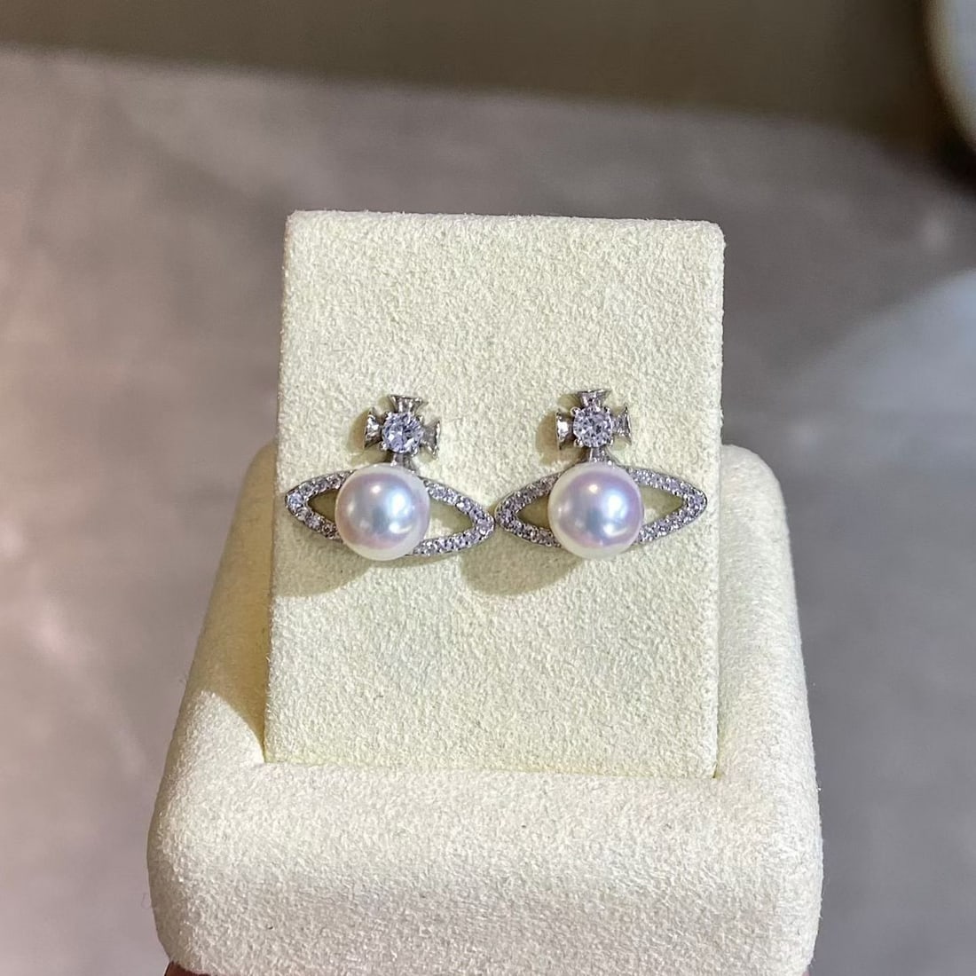 Natural Freshwater Pearl Earrings (1 of 6)