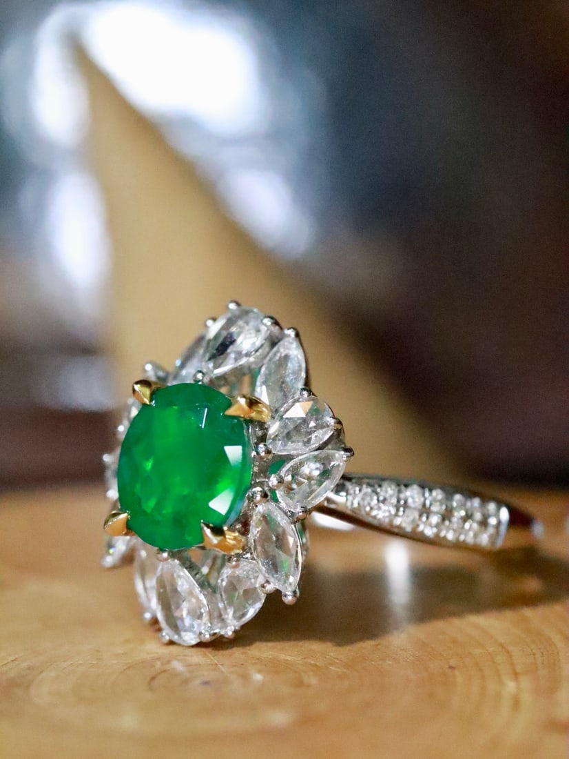 18K Gold Emerald Ring - 2