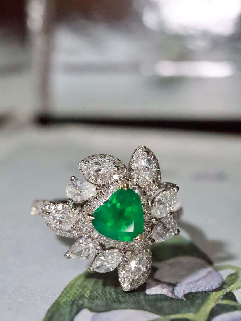 18K Gold Emerald Ring - 2