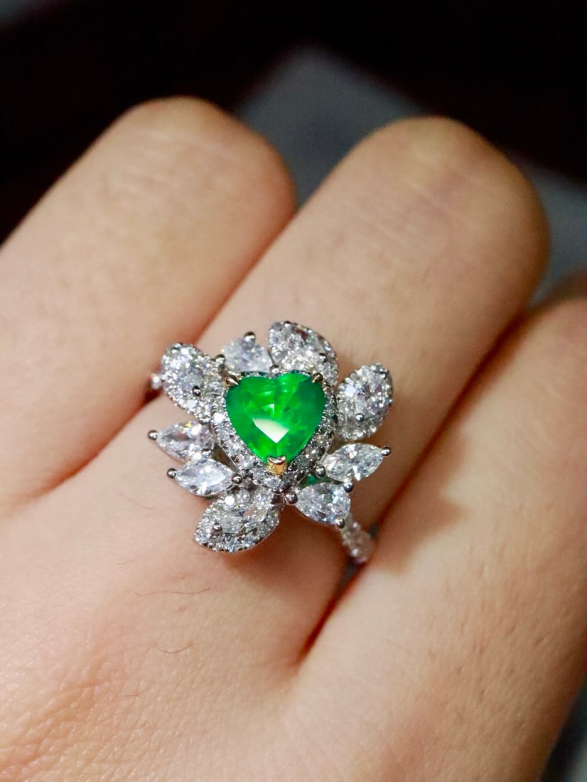 18K Gold Emerald Ring - 5