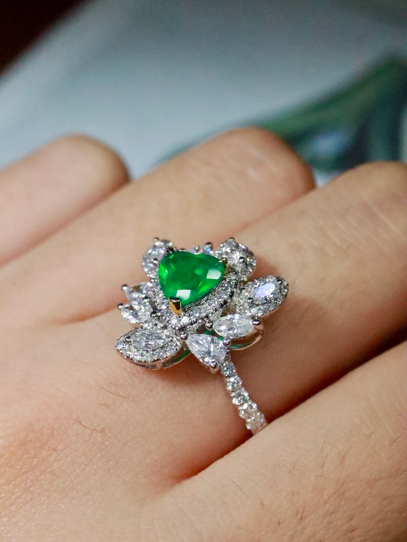 18K Gold Emerald Ring - 6