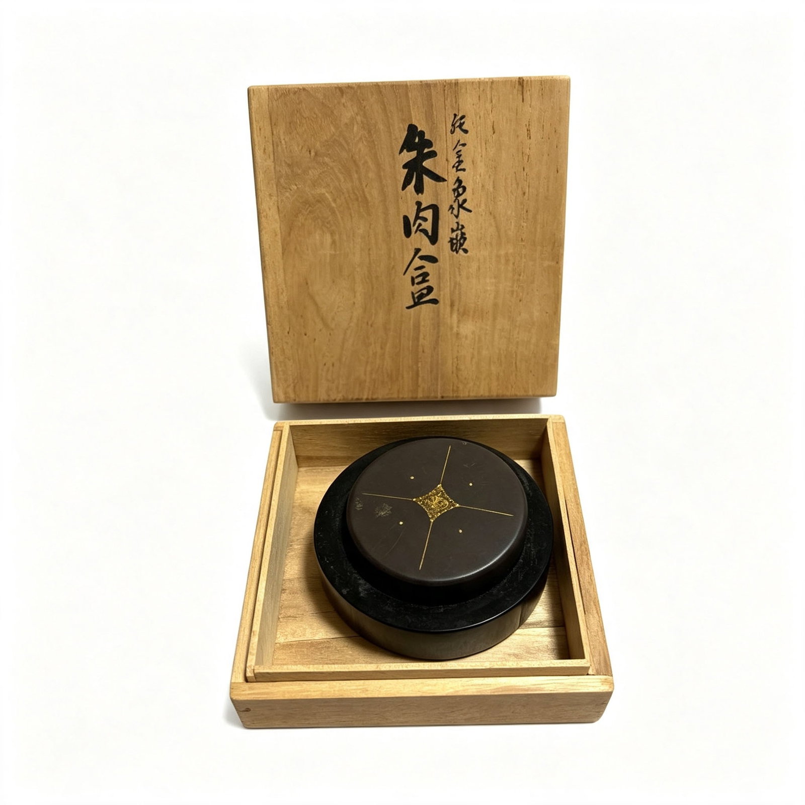 Vermilion Ink Lacquer Seal Case, Made in 1972, Gold Star Pattern: Vermilion Ink Lacquer Seal Case, Made in 1972, Gold Star Pattern A lacquer seal case made in 1912, featuring a gold star pattern. The material is lacquer, the color is red, and the shape is circular.