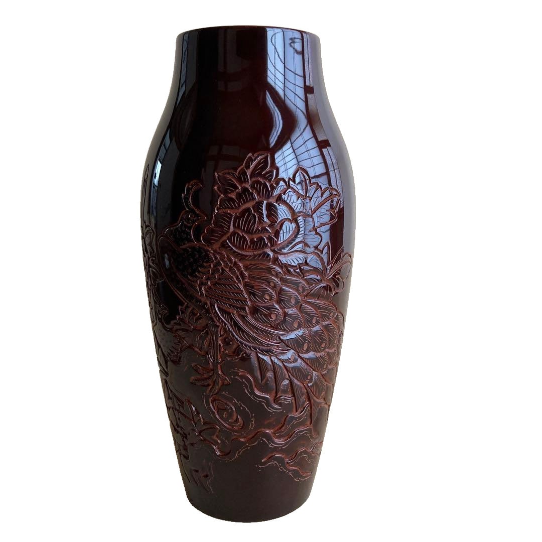 Murakami Tsuishu Lacquerware: Murakami Tsuishu Lacquerware This is a traditional craft from Murakami City, Niigata Prefecture, known as [Murakami Tsuishu]. Its unique vermilion lacquer exhibits a profound reddish-brown color. It i