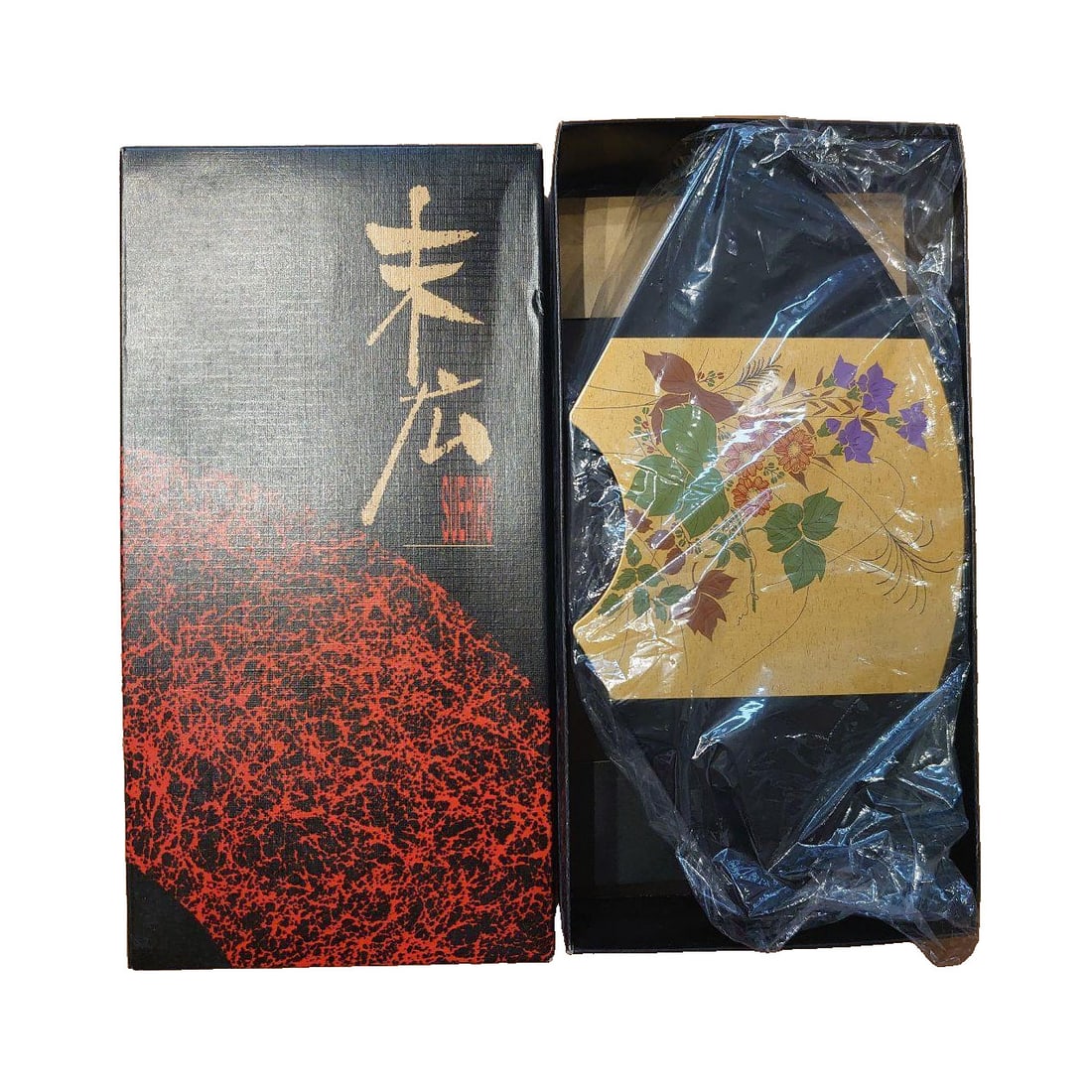 Unused Congratulatory and Condolence Seal Calligraphy Set, Showa Retro: Congratulatory and Condolence Seal Calligraphy Set Showa Retro Fan-shaped design, adorned with gold decorations, an unused set containing seals and calligraphy tools. Contents include a seal box, red