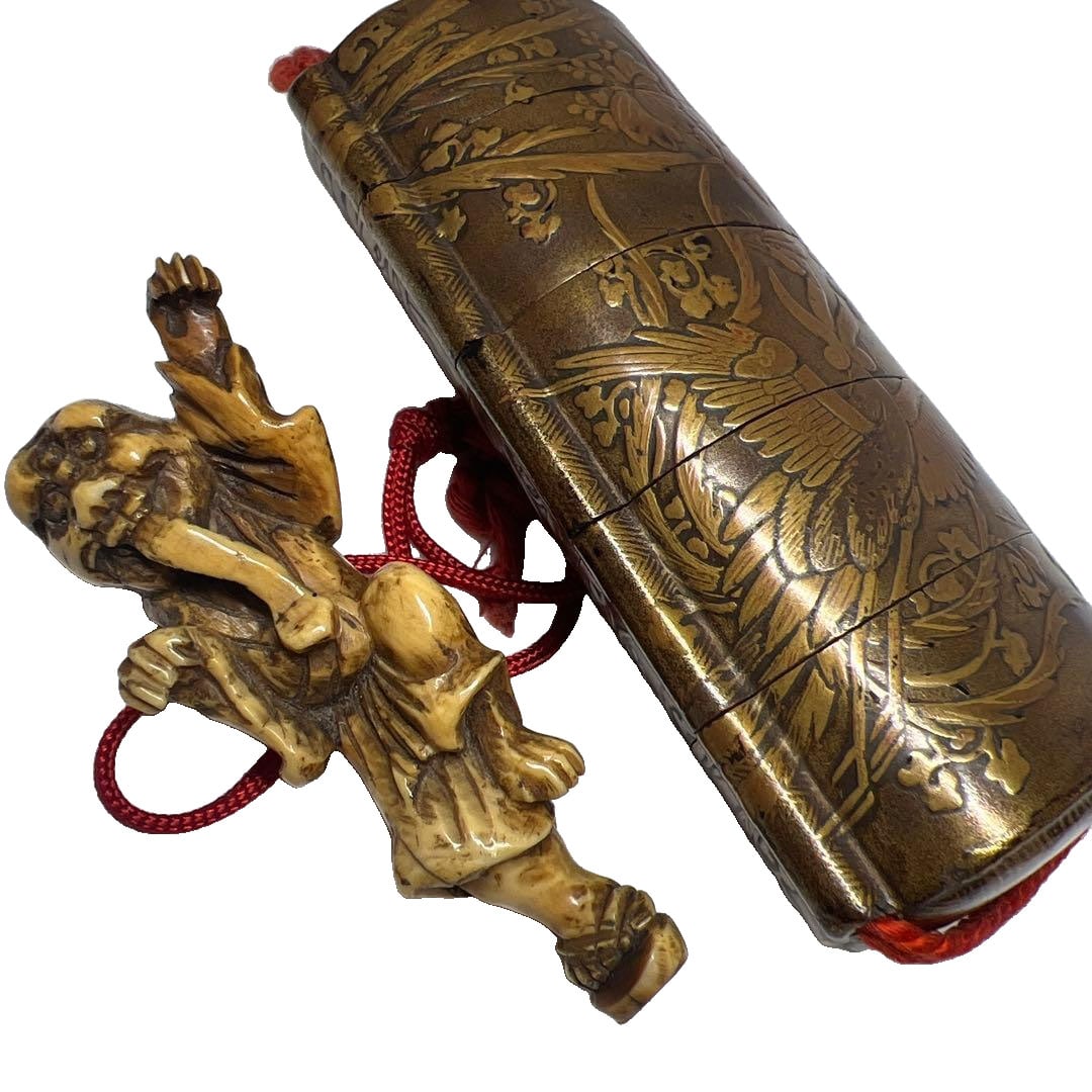 Netsuke of a Human Figure, Makie Lacquer, Uchi Nashiji Five-Tier Inro, 75g: Netsuke of a Human Figure, Makie Lacquer, Inner Nashiji Five-Tier Inro, 75g