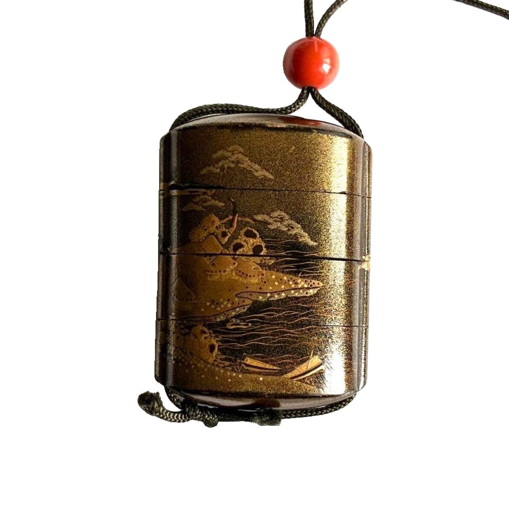 Jidai Makie Hime Inro: A period maki-e hime inro, with no major damage, but exhibiting minor scratches due to age.