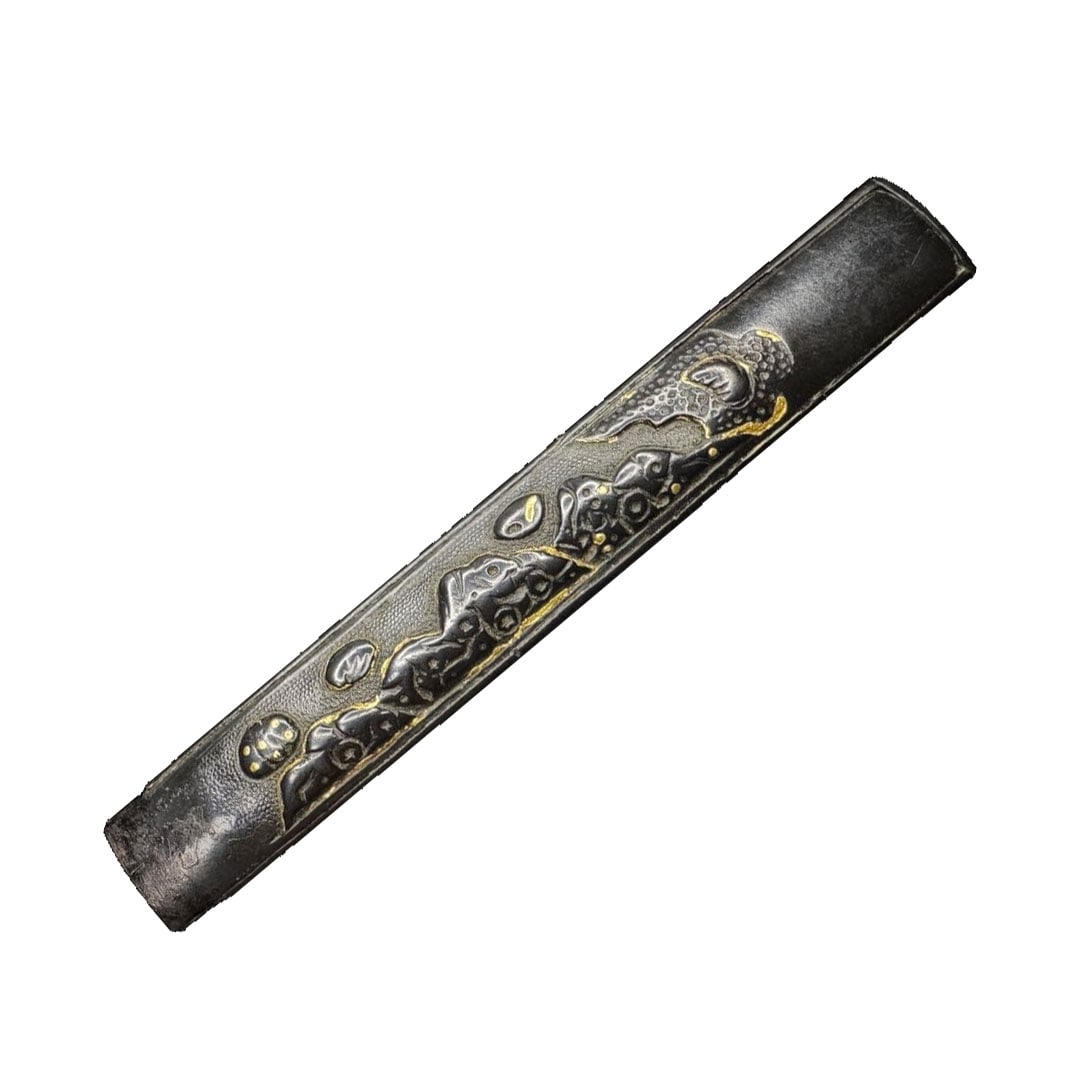 Kozuka Shakudo Isohen to Kai Zu Nihonto Tosogu Antique Kogeijutsu Edo Jidai Jidaimono Koginko Kozuka: Kozuka in Shakudo Depicting "Seashore and Shells" - Japanese Sword Fittings, Antique, Asian Art, Edo Period, Kodogu This is a "kozuka" crafted in shakudo, depicting the "Seashore and Shells." The work